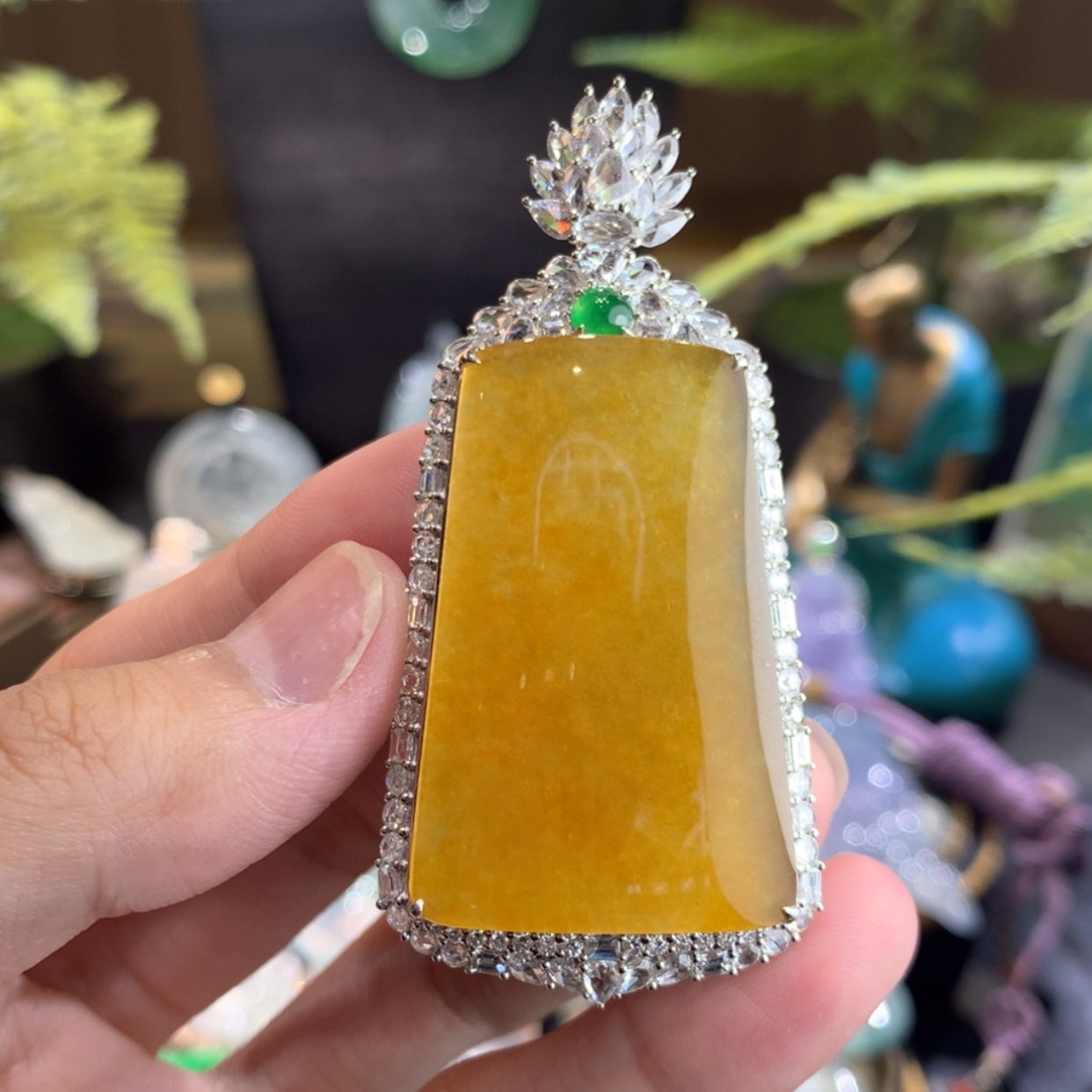 【闪购商品】翡翠18K金镶嵌颈饰K****）无事牌