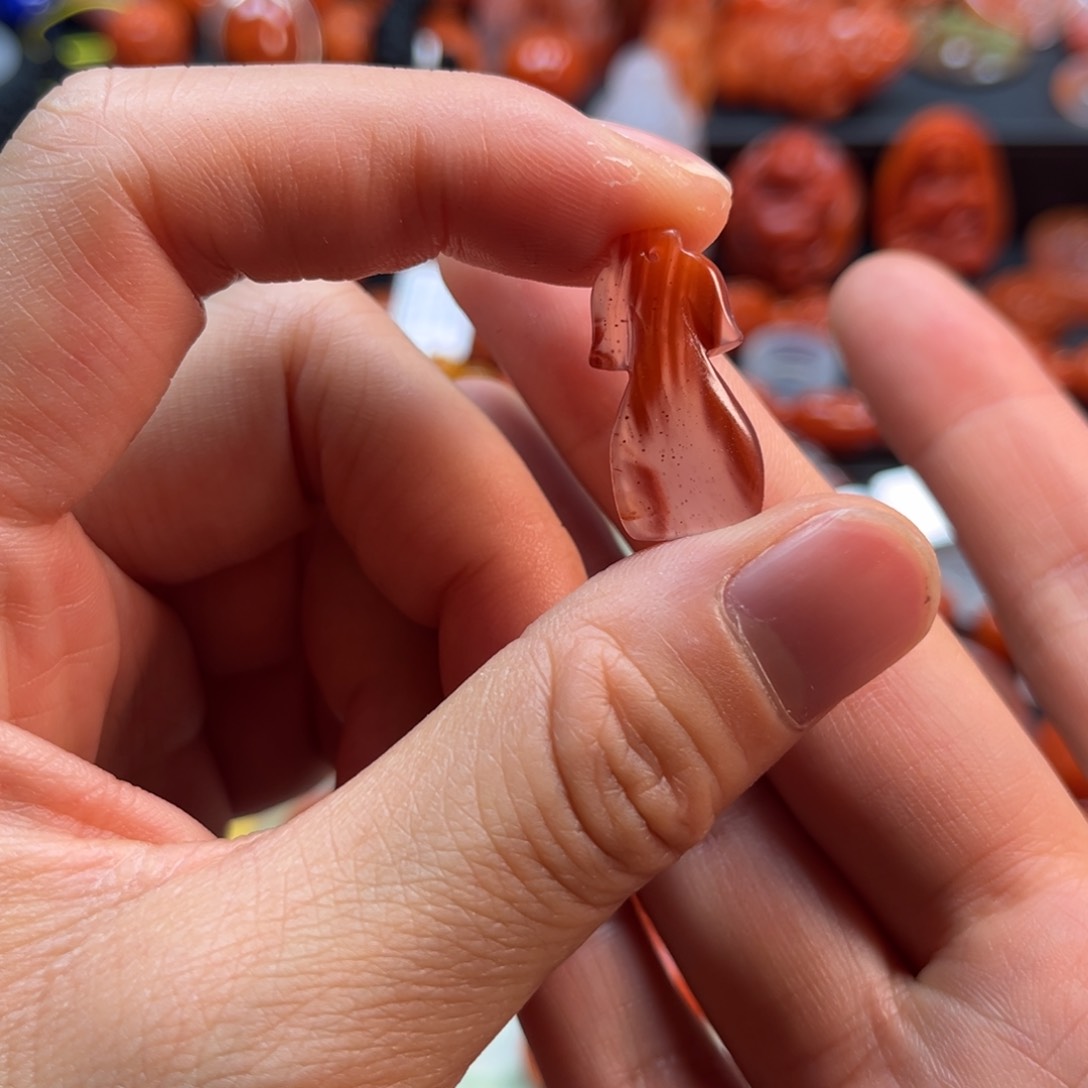 南红玛瑙配饰未镶嵌