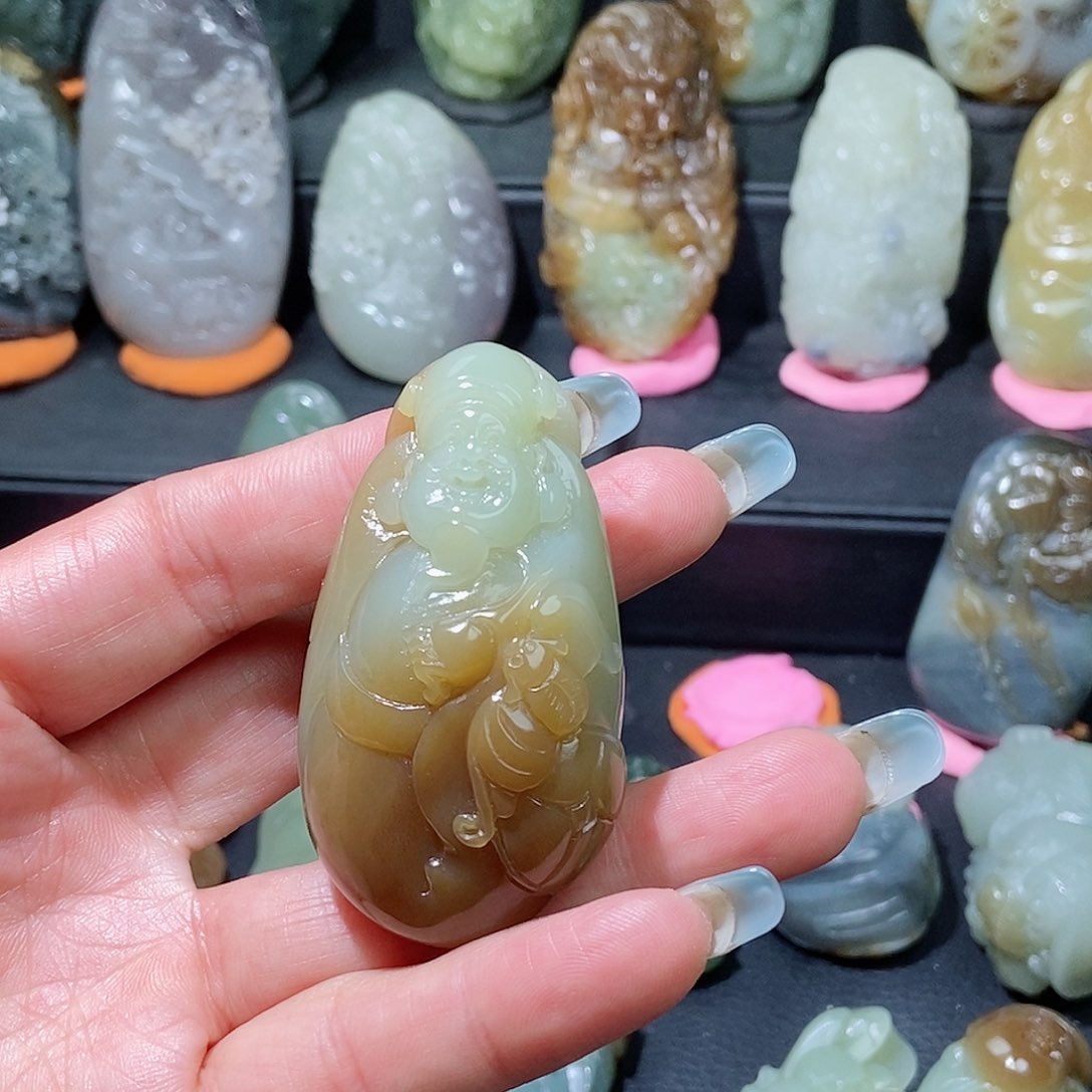 和田玉颈饰未镶嵌心**程