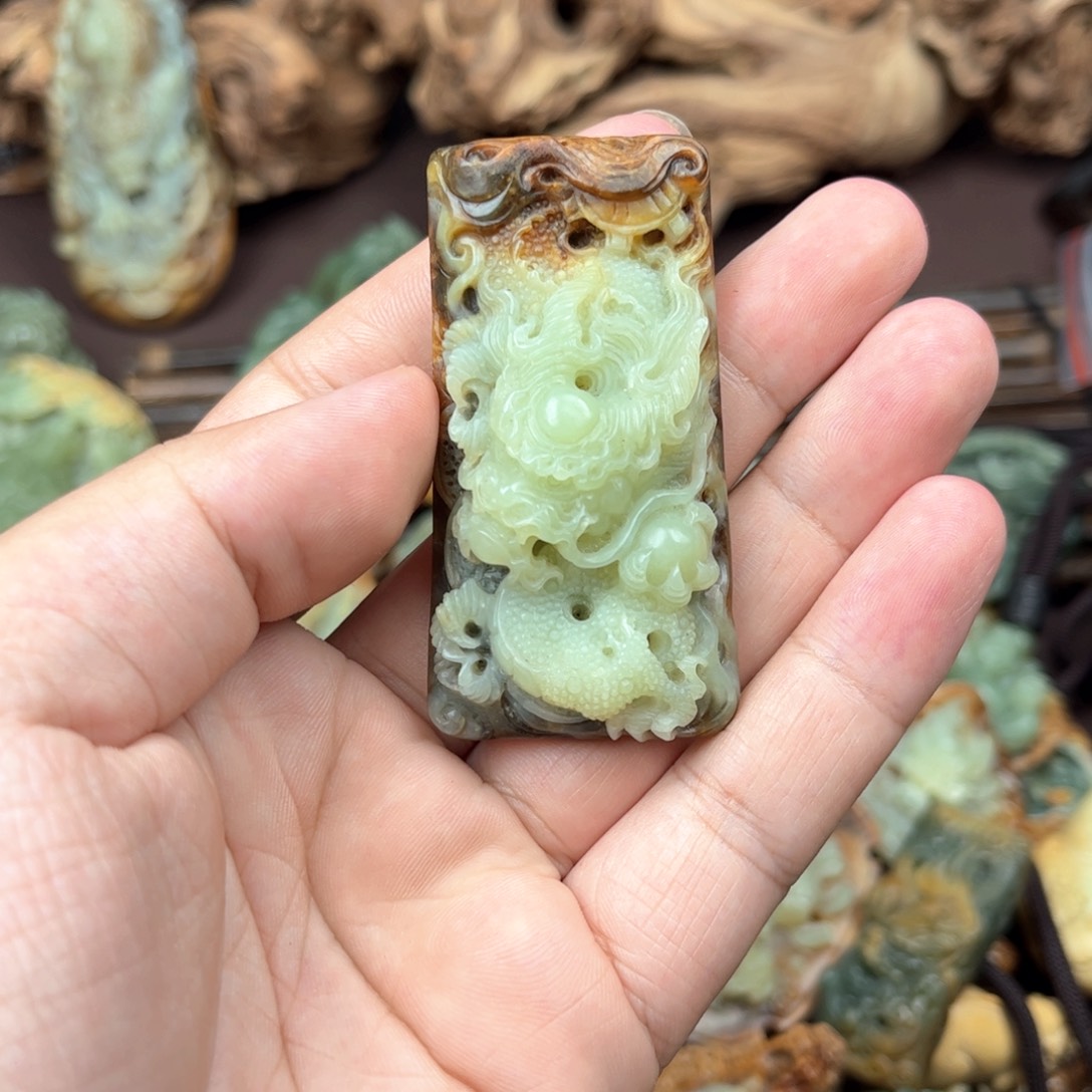 岫岩河磨玉（透闪石质玉）未镶嵌颈饰