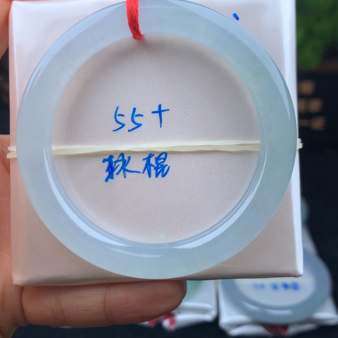 翡翠手镯未镶嵌手镯