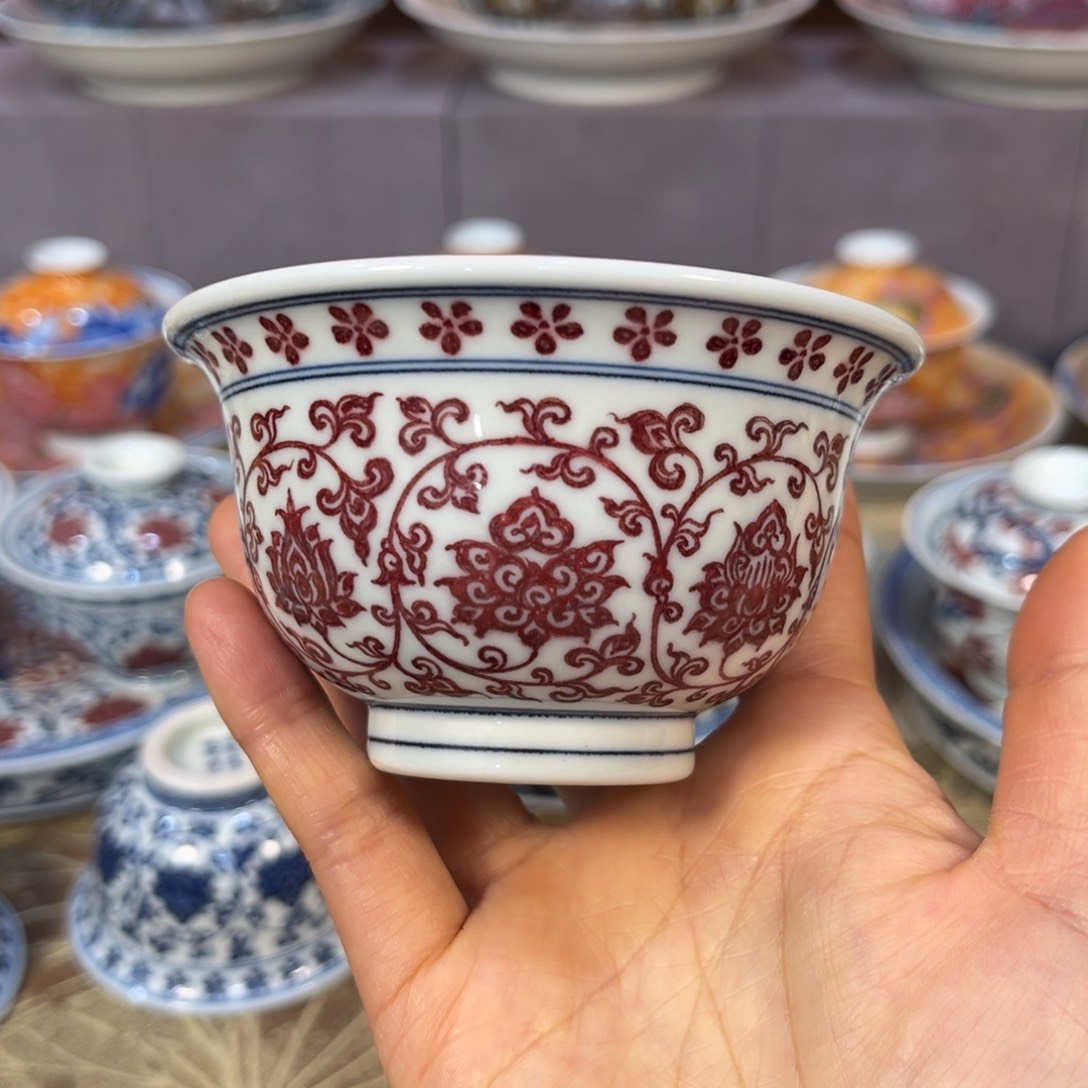 永乐釉里红缠枝莲大压手