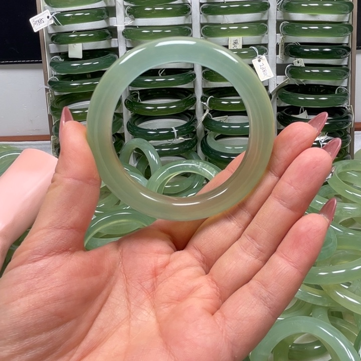 岫玉未镶嵌手镯天然岫玉手镯