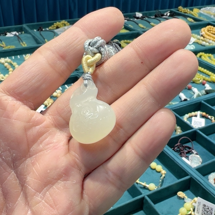 未镶嵌蛇纹石玉手链