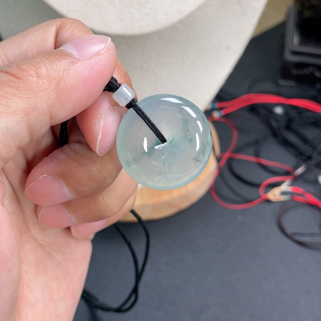 翡翠未镶嵌颈饰27.0*7.0