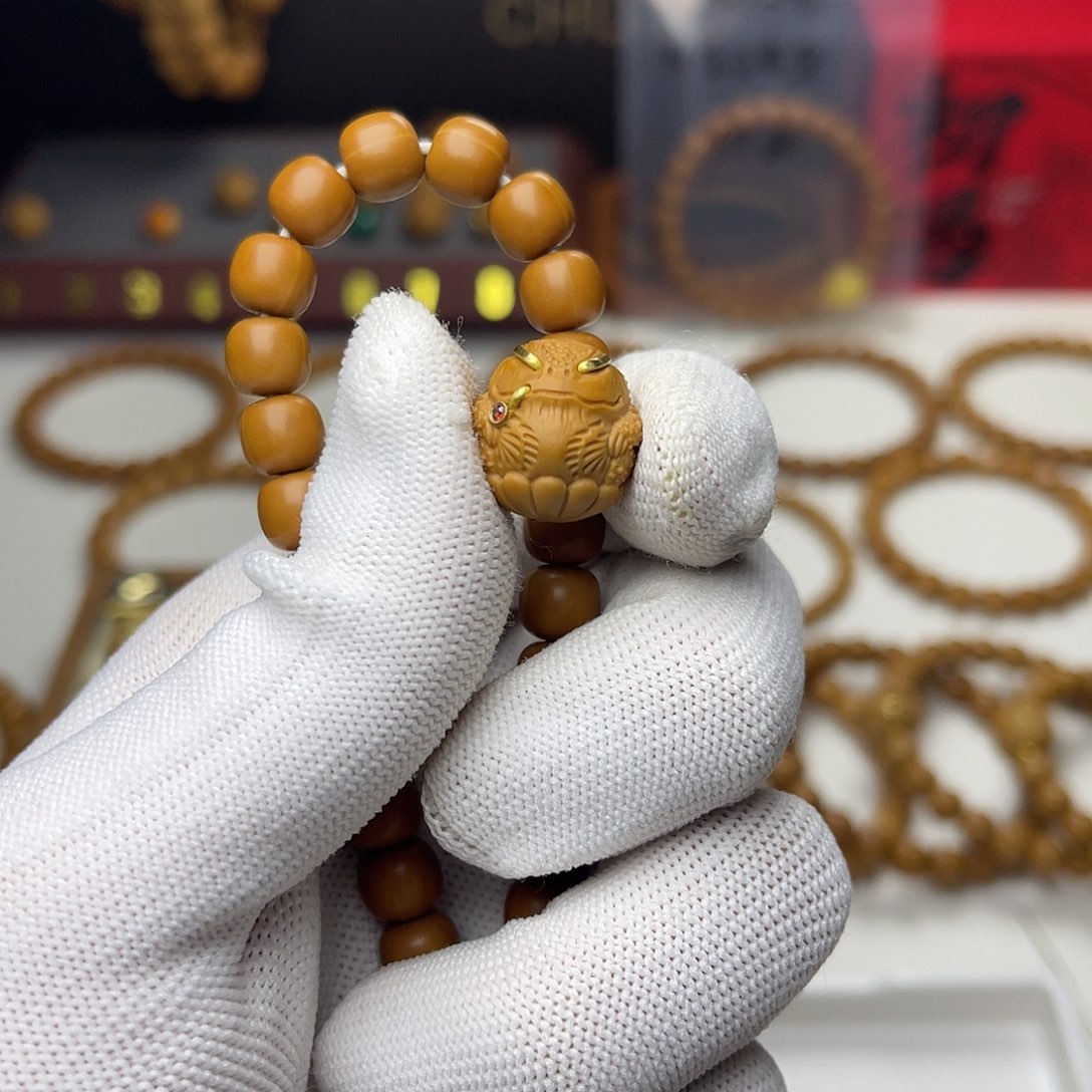 懒***嘴手串猴头核桃全品老型➕镶嵌金蟾