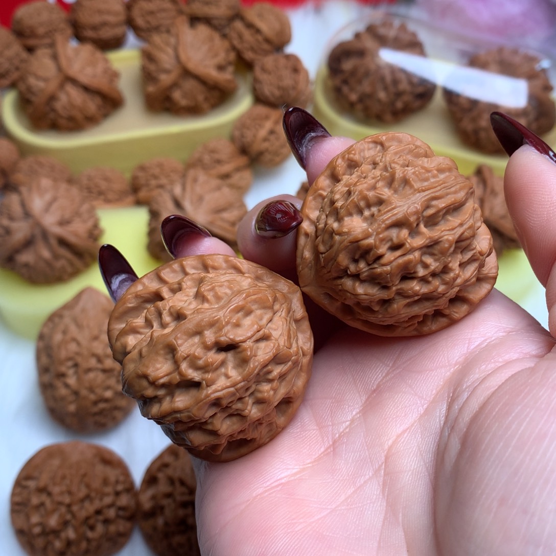 文玩核桃把件38三角白