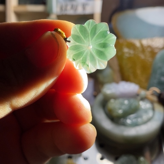 翡翠未镶嵌颈饰翡