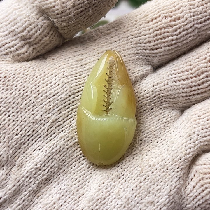 岫岩河磨玉（透闪石质玉）颈饰未镶嵌2****跃
