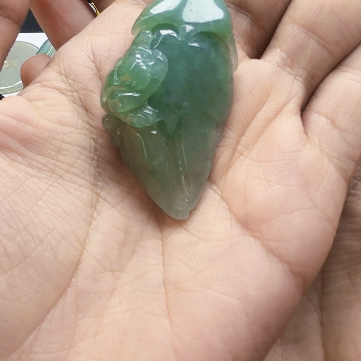 风***钟翡翠未镶嵌颈饰天然翡翠直播闪购