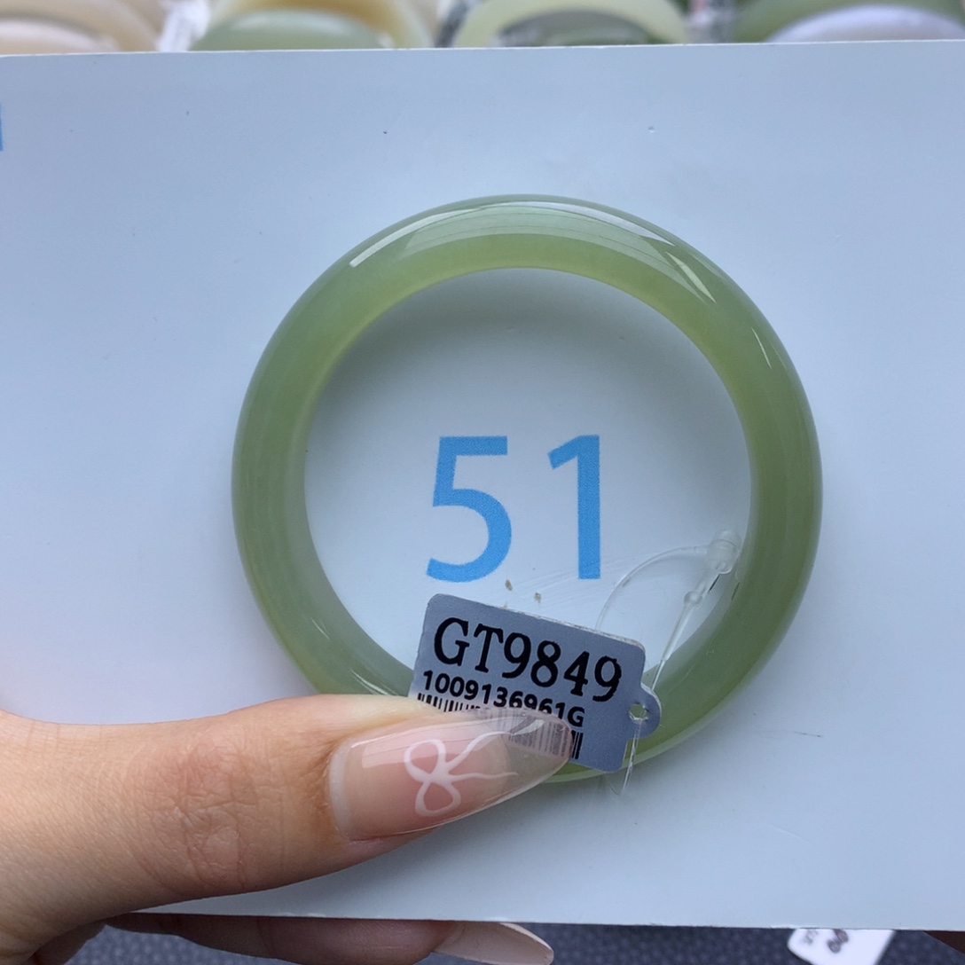 和田玉手镯未镶嵌a***?