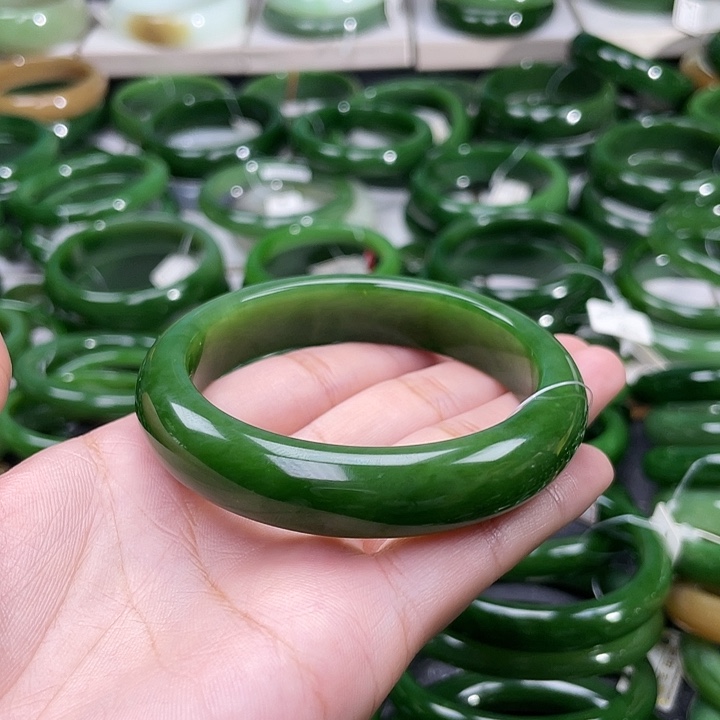 和田玉（碧玉）手镯未镶嵌