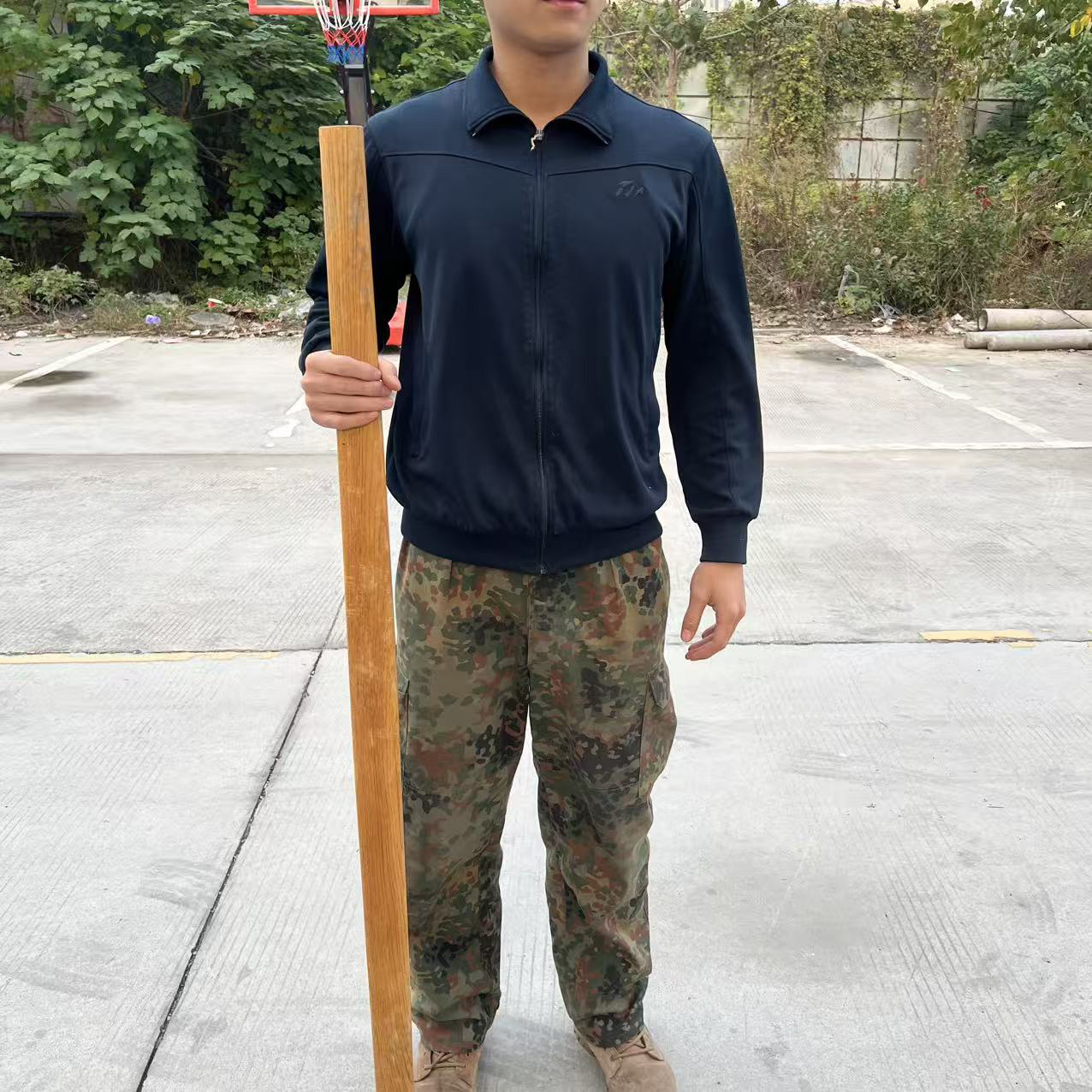 实木柄长1.5米左右登山杖扁担