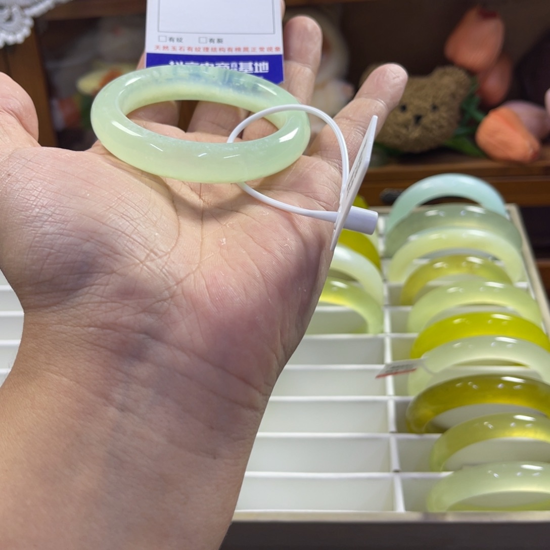 蛇纹石玉未镶嵌手镯346