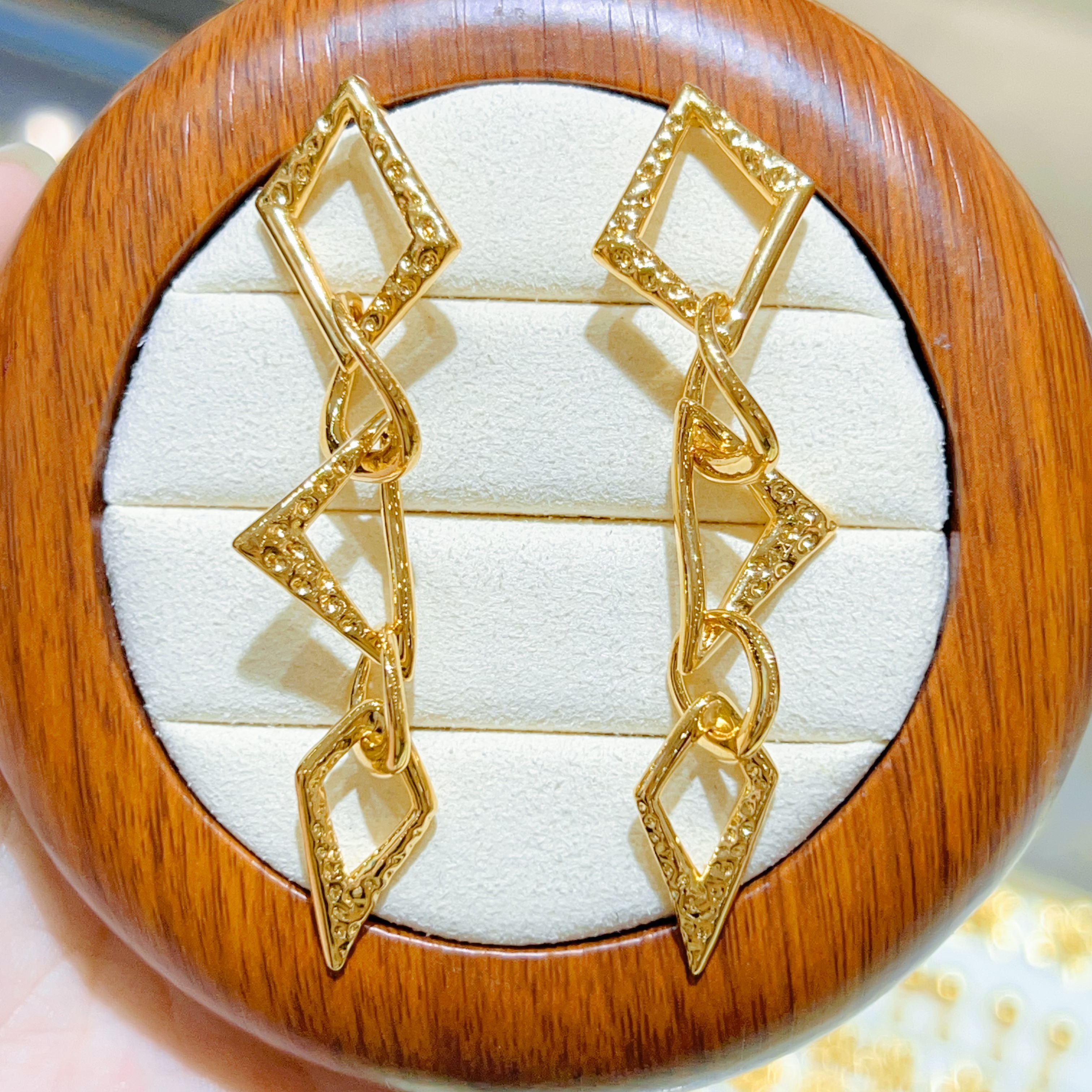 【桃觅】足金999 5D无氰工艺几何菱形直针耳饰