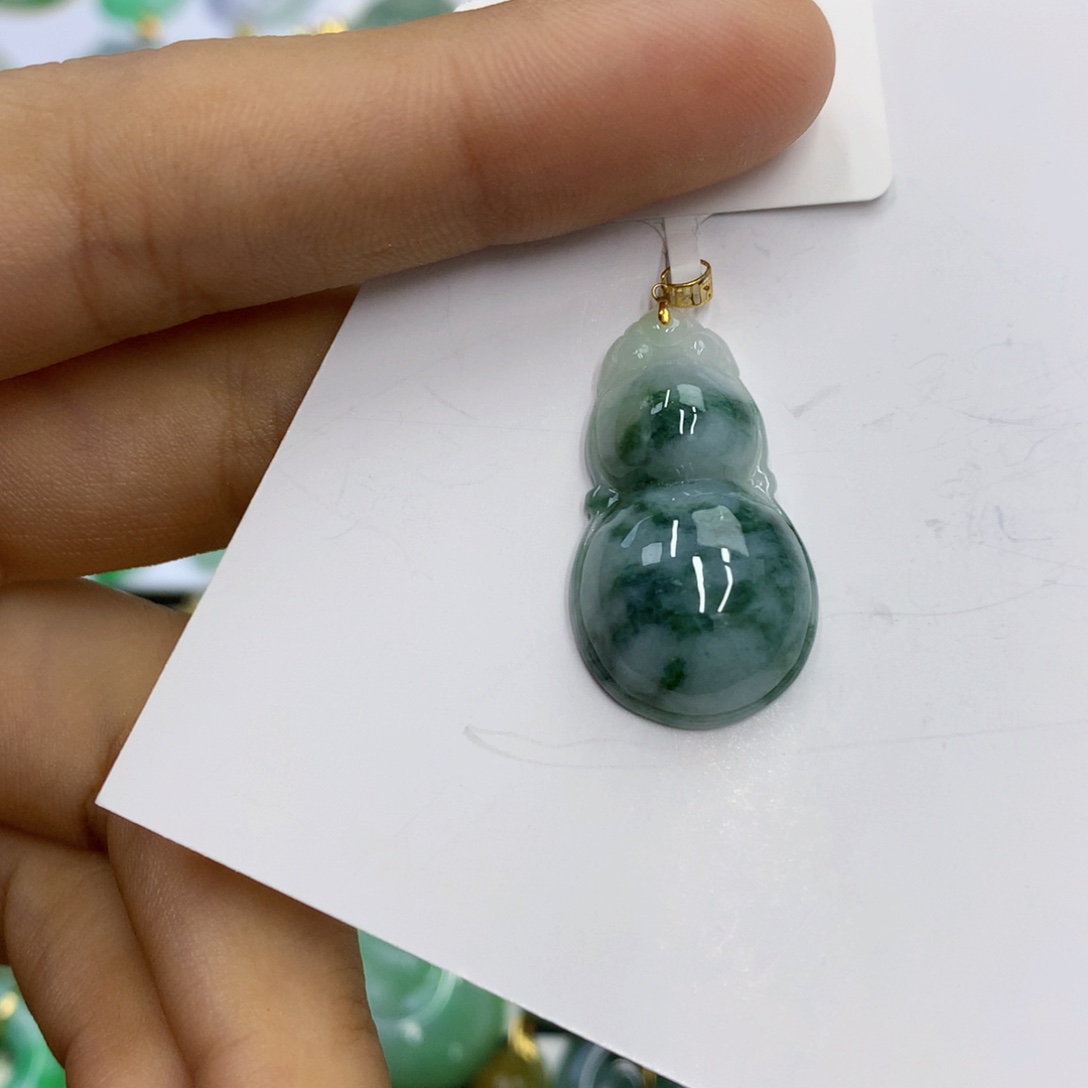 翡翠18K金镶嵌颈饰翡翠