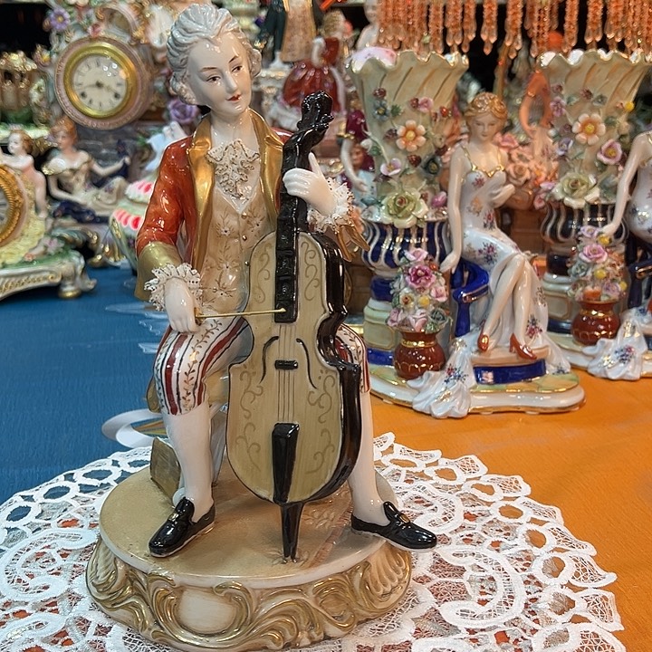 陶瓷大提琴绅士瓷偶 老货库存