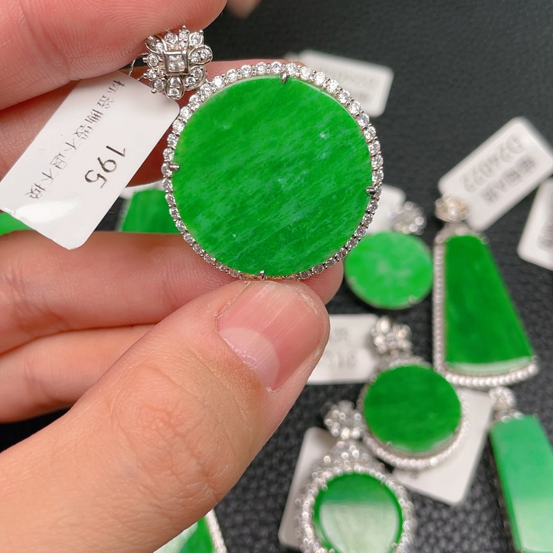 【闪购商品】翡翠吊坠(不含链)银S925镶嵌