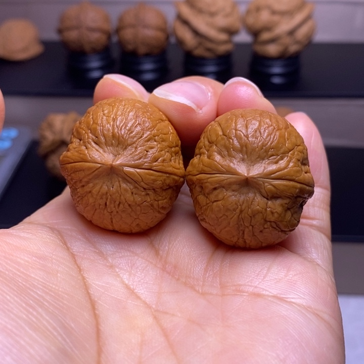 文玩核桃把件粗筋铁蛋22