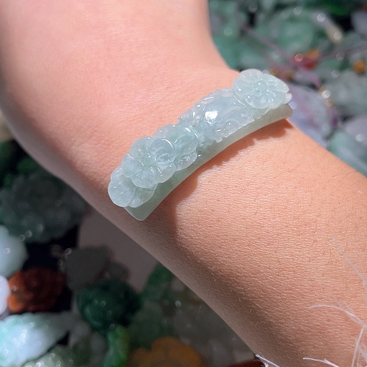 颈饰未镶嵌翡翠天