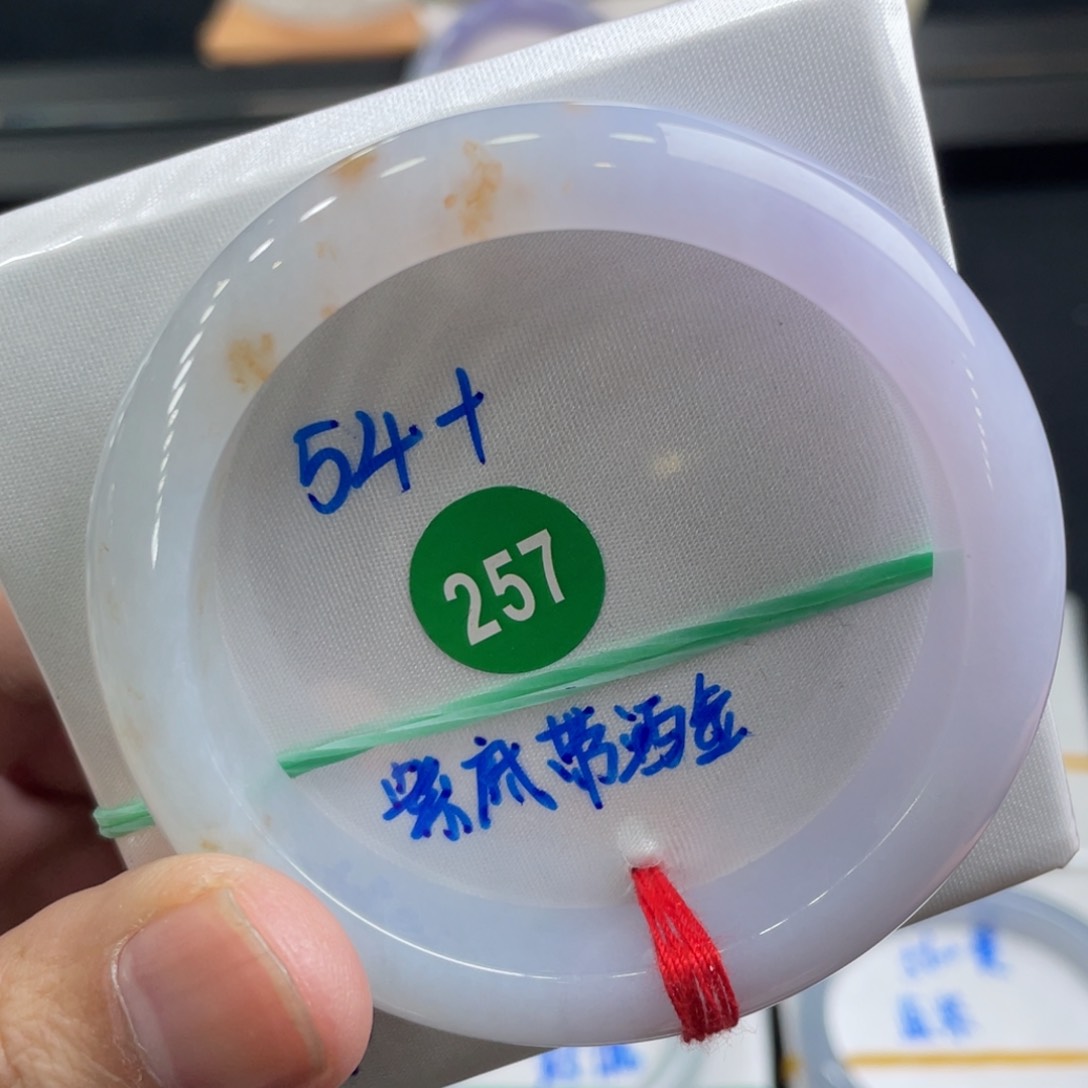 翡翠手镯未镶嵌翡翠手镯