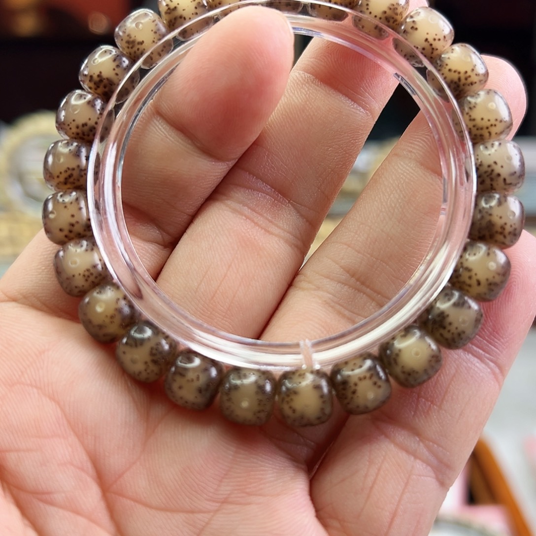 手串星月菩提9*8冰料