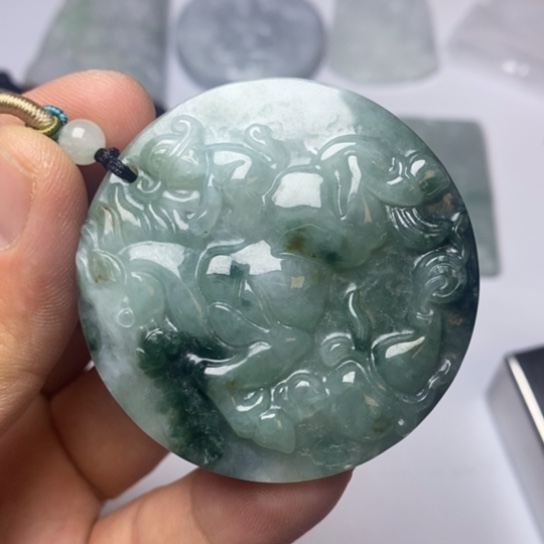 翡翠未镶嵌颈饰翡翠