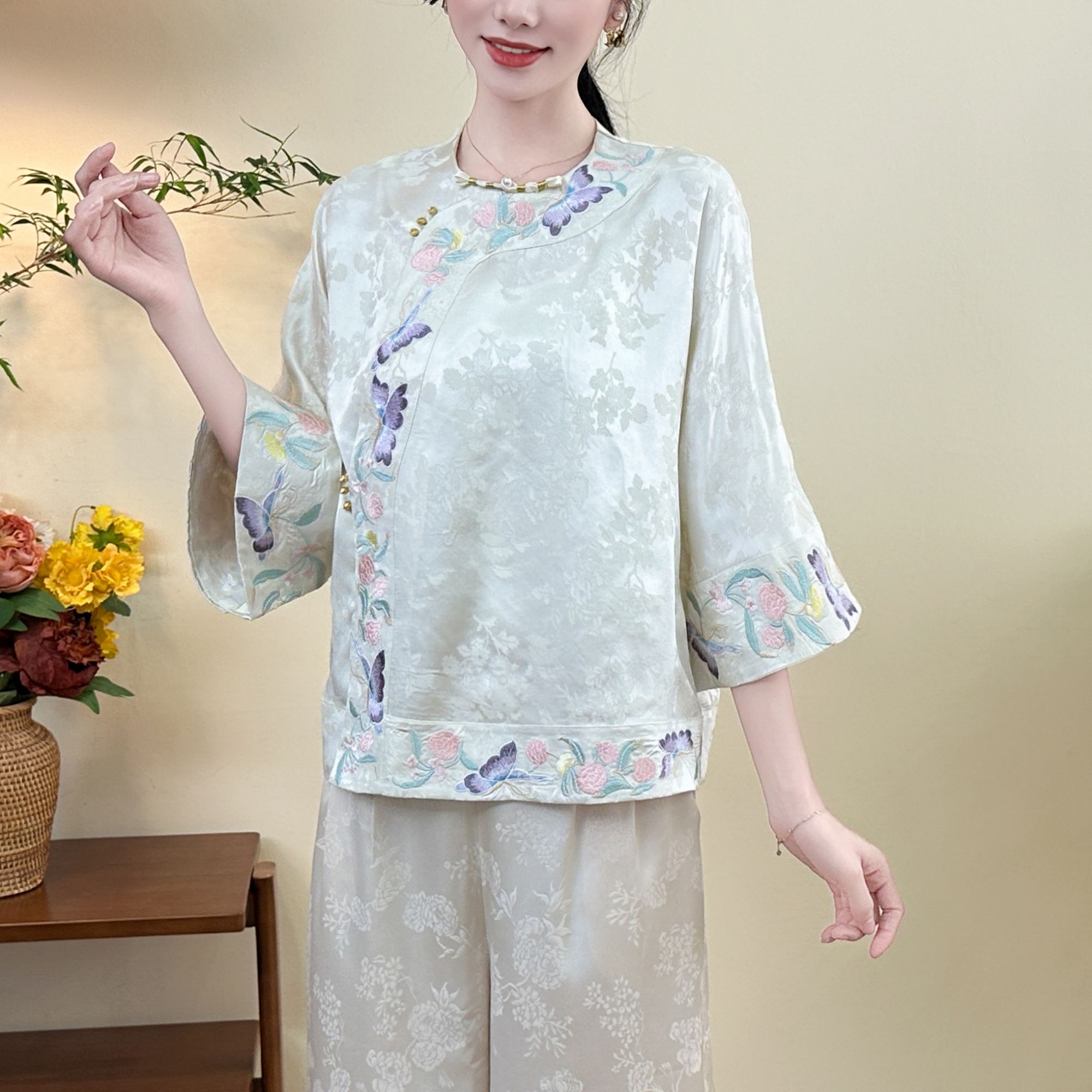 115【王公子专属】新中式刺绣紫蝶重磅设计国风上衣