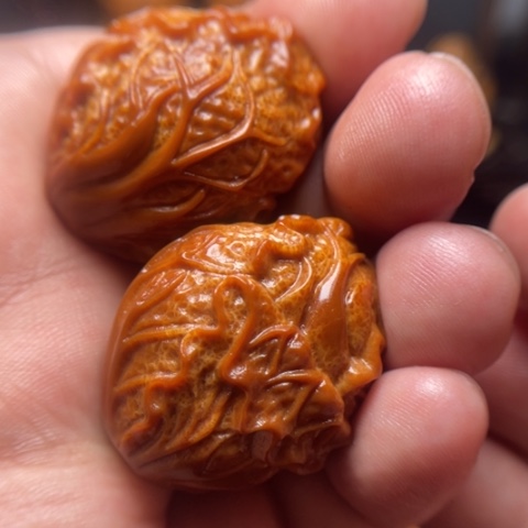 橄榄核手串/手链白菜手球一对3.2左右