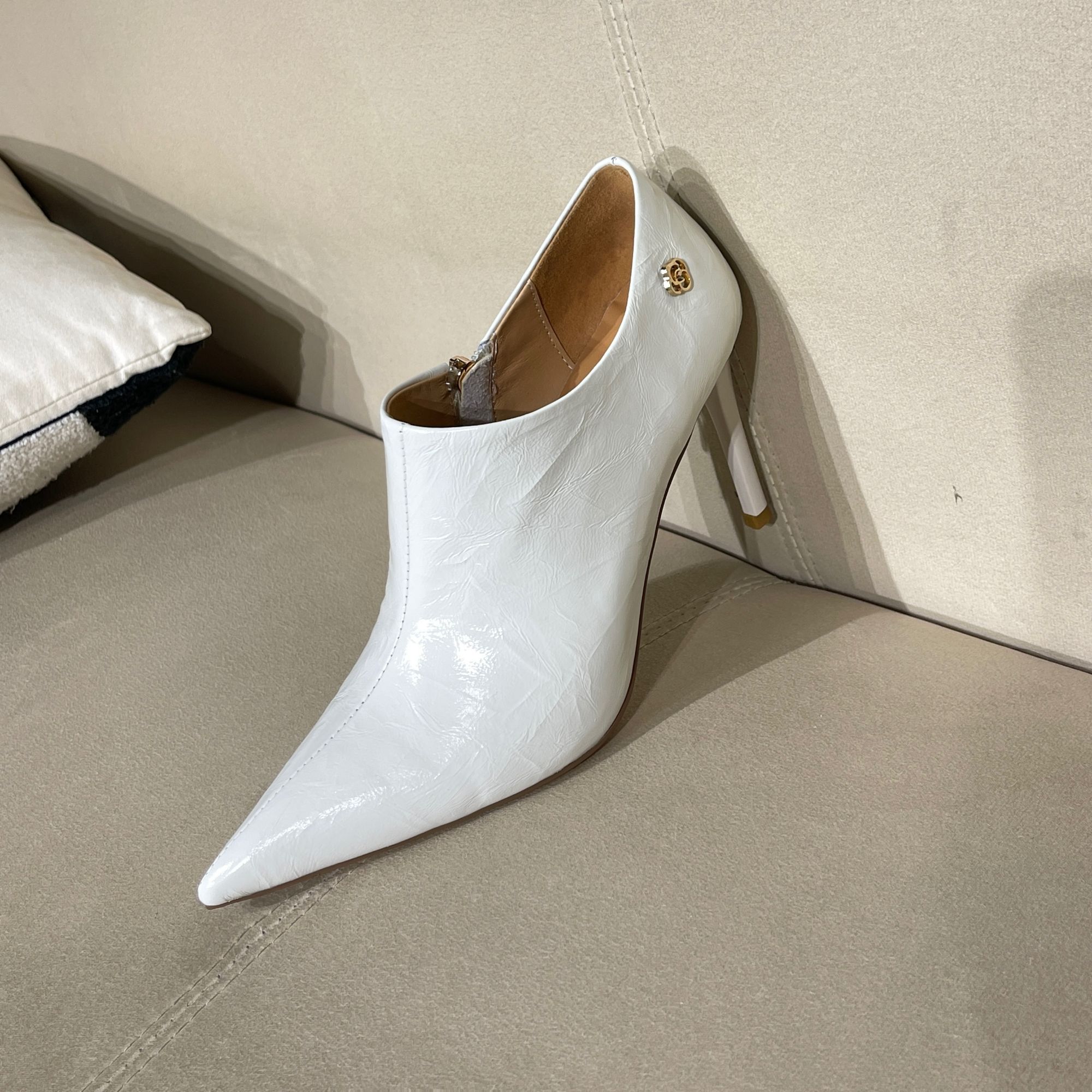 7CM 正品名媛尖头拼接侧拉链套筒细跟高跟鞋白色女士细跟法式秋冬