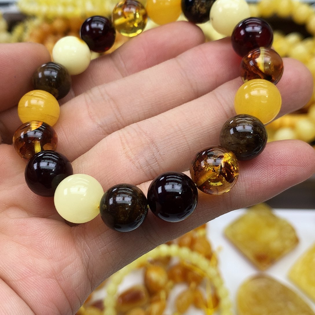 蜜蜡未镶嵌珠宝奇石