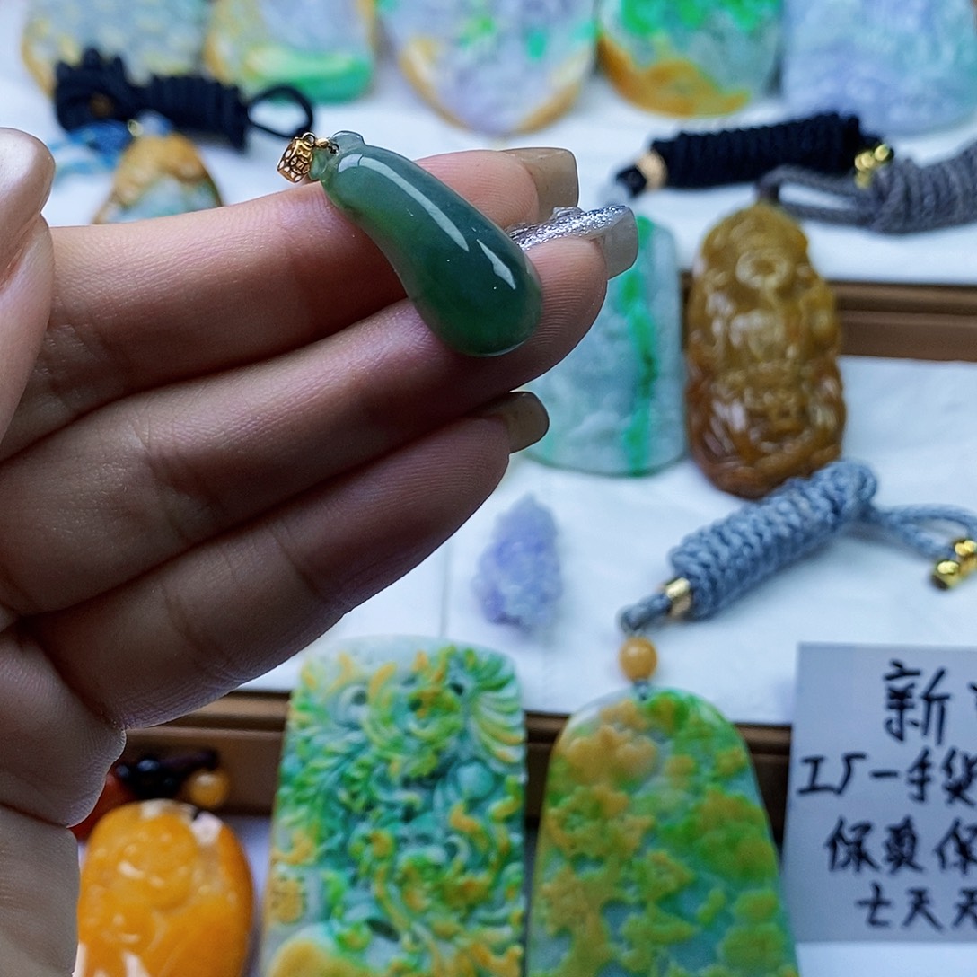 颈饰未镶嵌翡翠翡翠