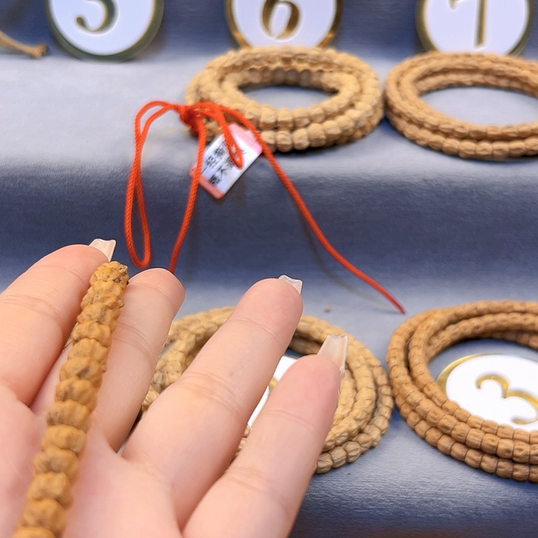 柏香籽/百香籽手串阿*