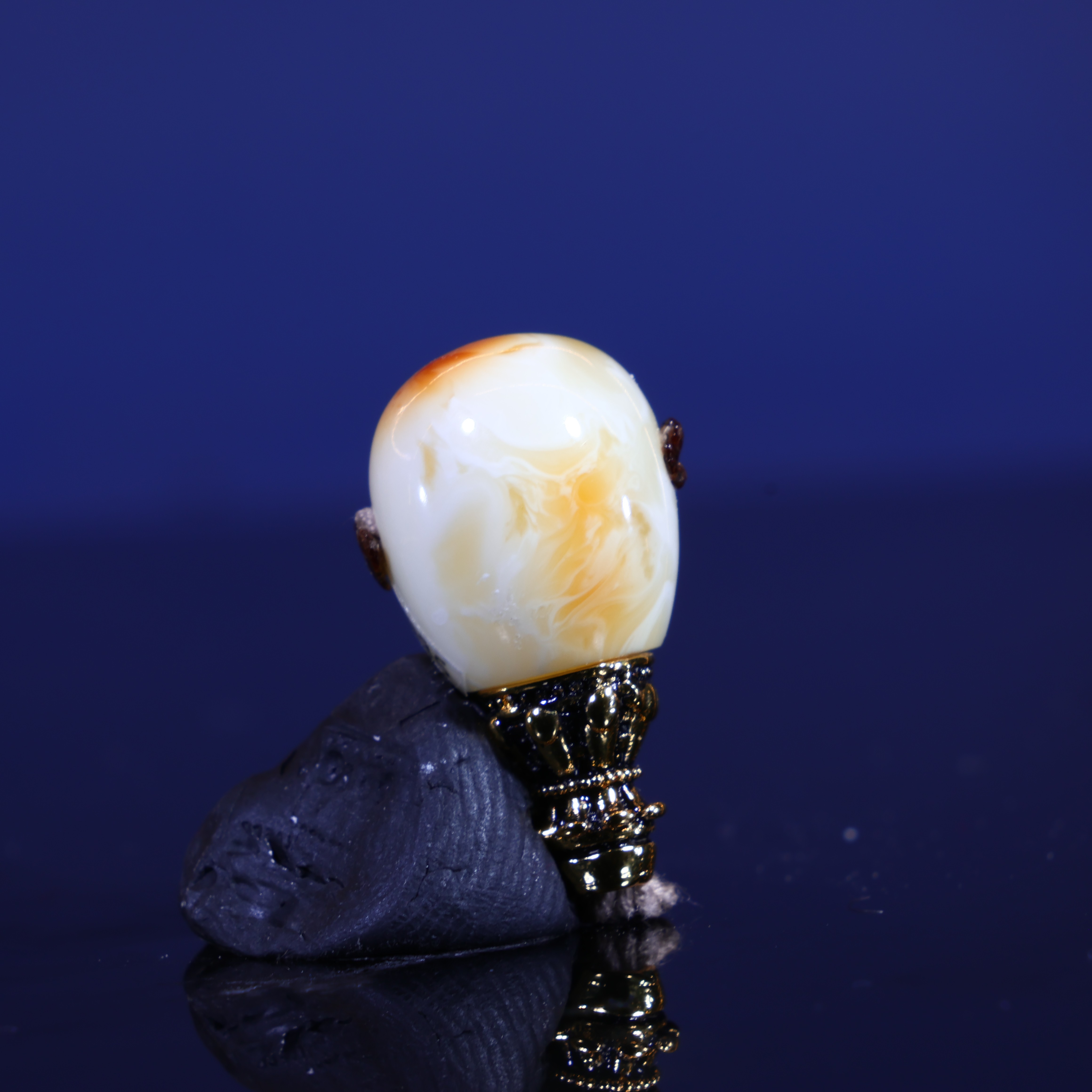 11m蜜蜡三通佛头天然原矿沁色白蜡花浓蜡精工三通蜜蜡配饰D35