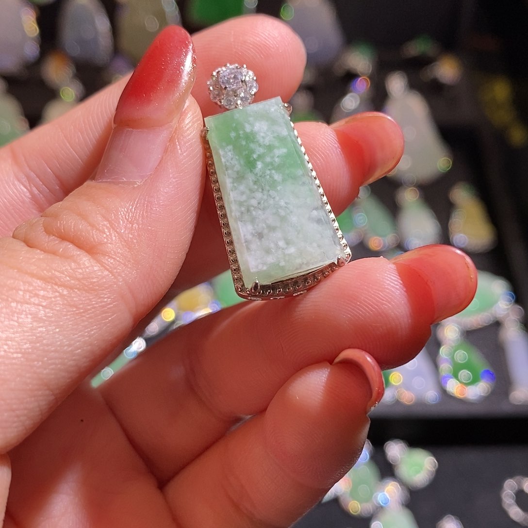 颈饰银S925镶嵌翡翠天然翡翠