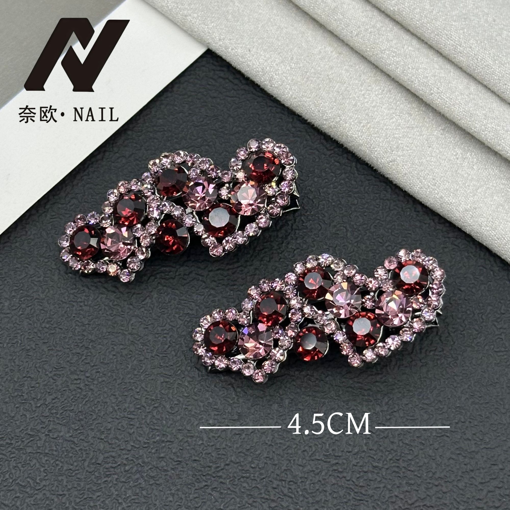 【NAIL·奈欧】设计师系列6547新年红色满钻双爱心刘海鸭嘴夹一对装