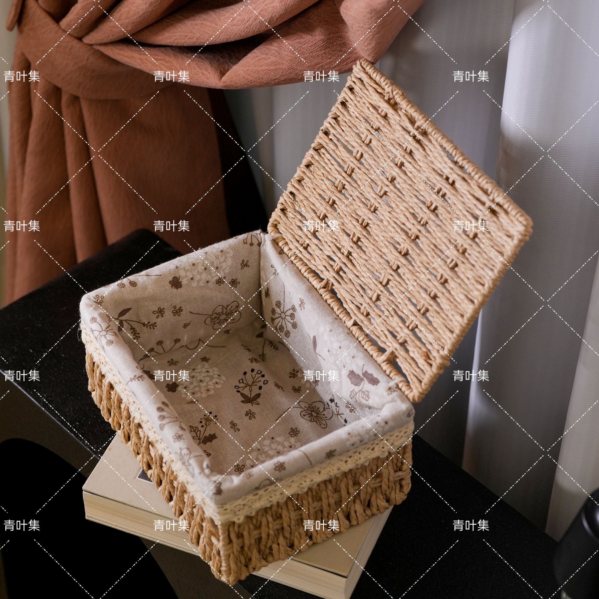 桌面收纳盒防尘编织带盖子零食化妆品杂物收纳藤编框