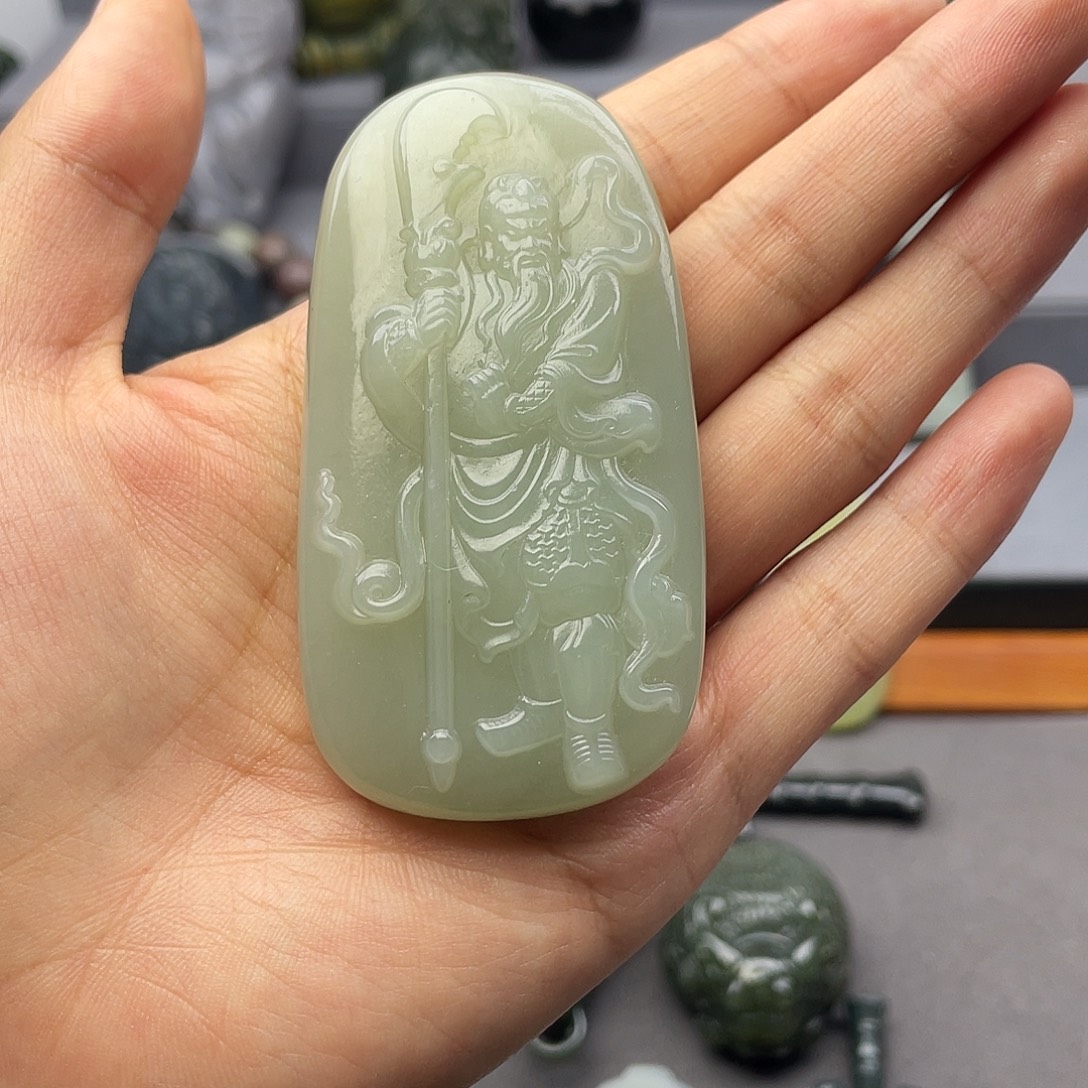 往****和田玉未镶嵌颈饰