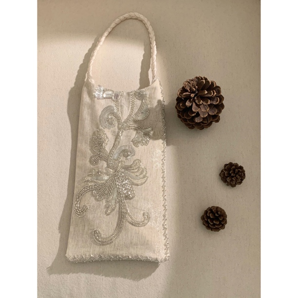 WEI YI FUN·雪松钉珠手工中古感手提包