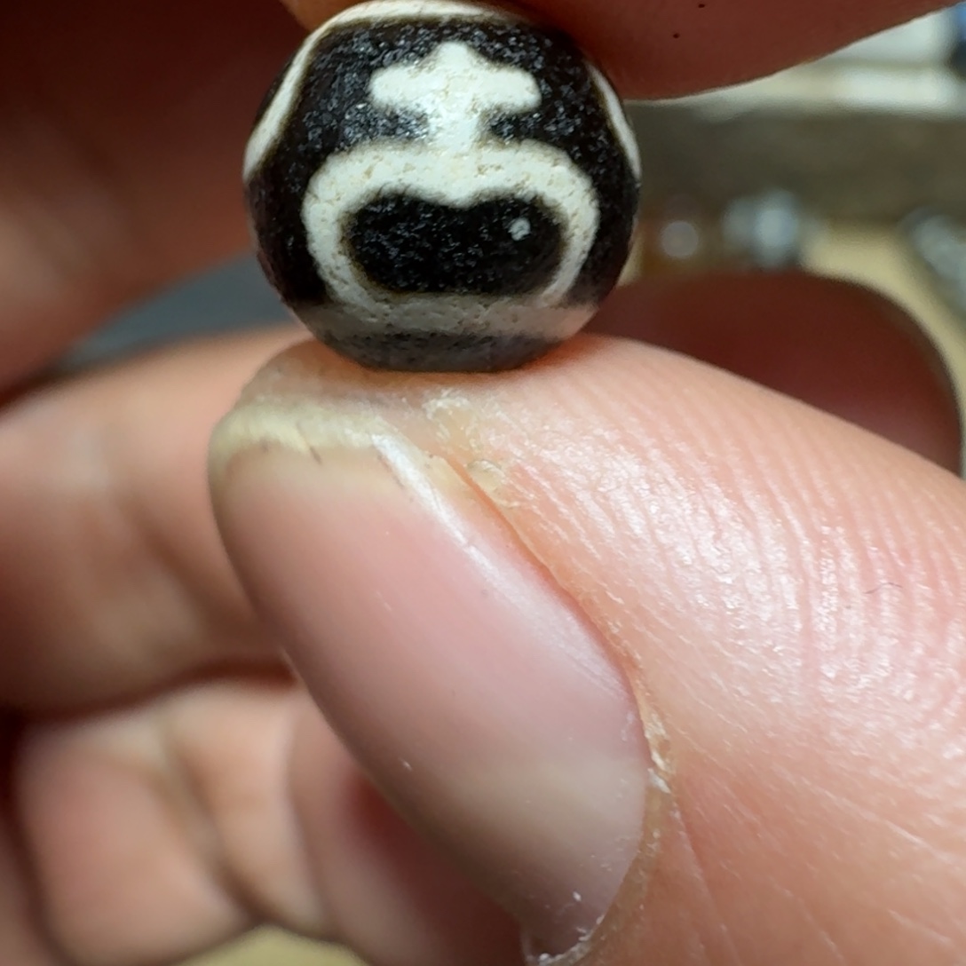 茉***生玛瑙/玉髓未镶嵌颈饰