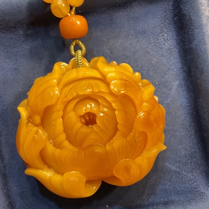 琥珀颈饰未镶嵌蜜蜡