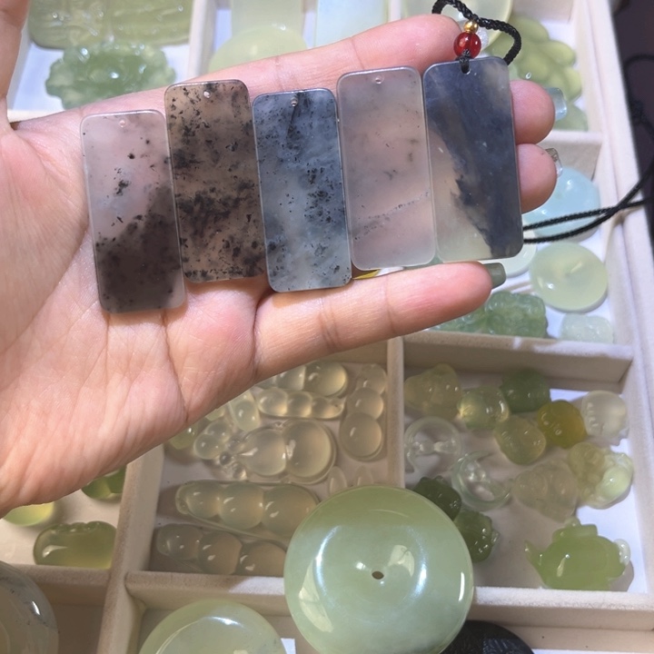 未镶嵌蛇纹石玉吊坠(赠链)无事牌默认微瑕多样性发其一