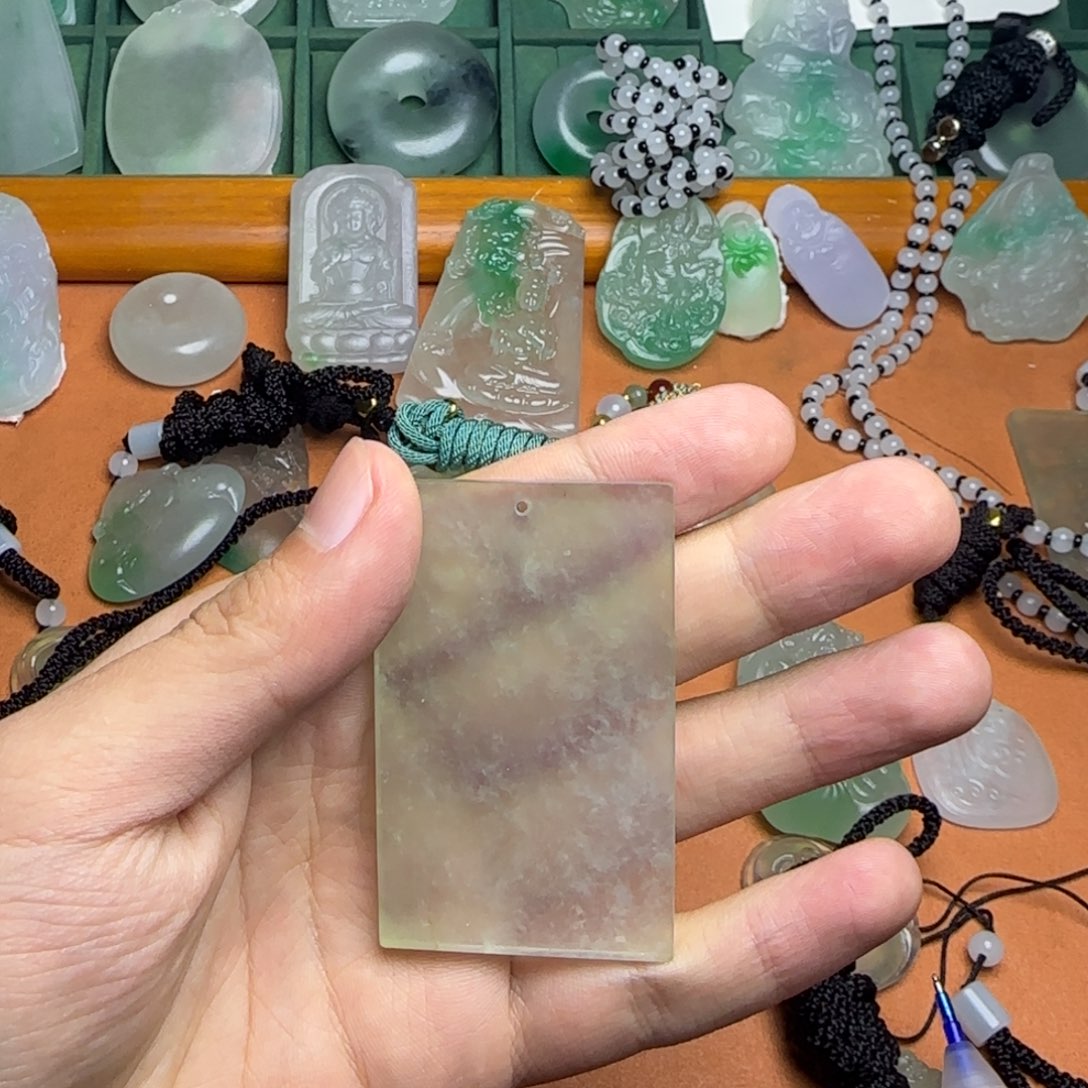 翡翠未镶嵌颈饰无事牌