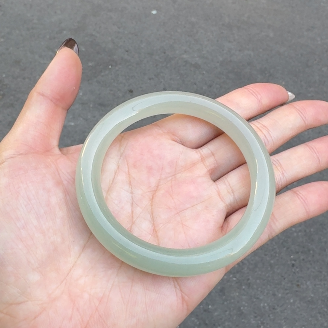 石英质玉未镶嵌手镯