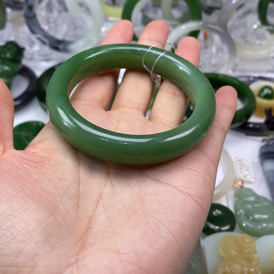 和田玉未镶嵌手镯