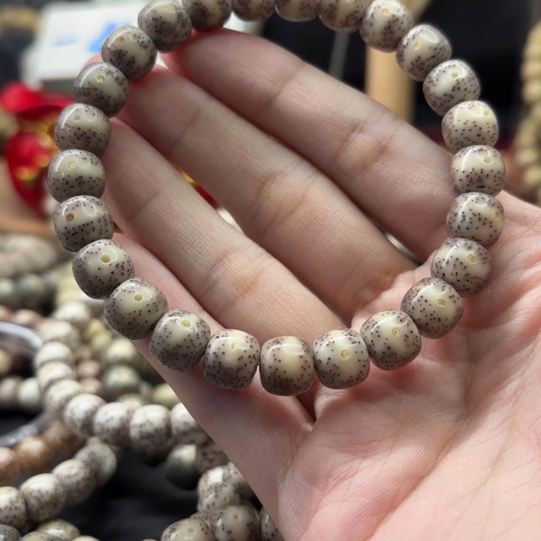 星月菩提吊坠一线天