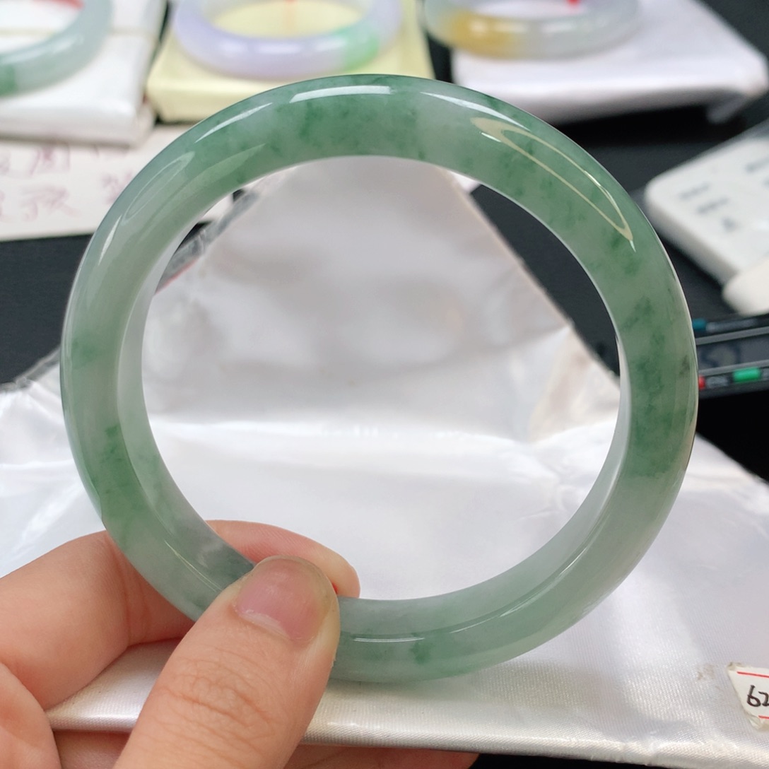 翡翠手镯未镶嵌翡翠手镯62