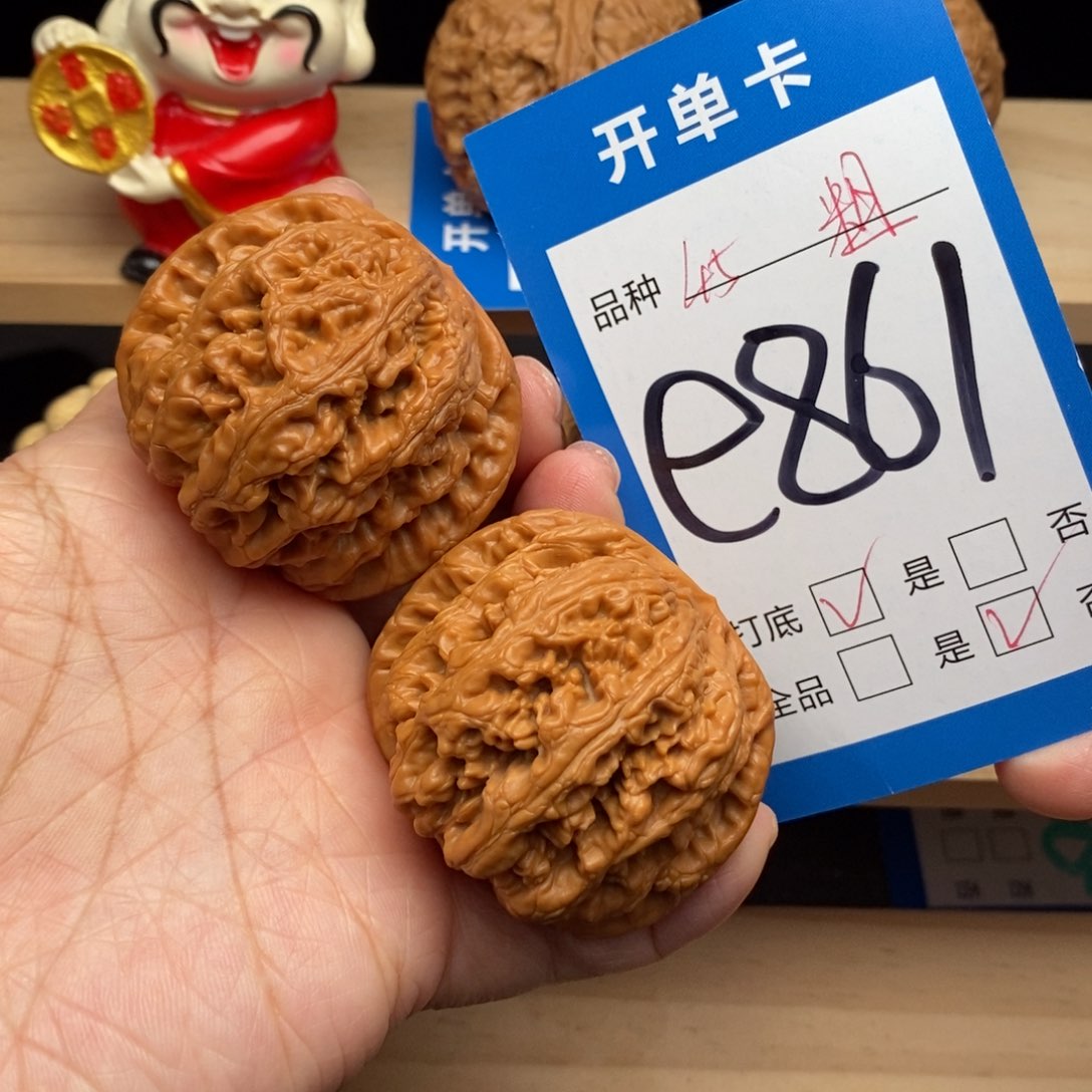 文玩核桃吊坠属*滴粗筋核桃