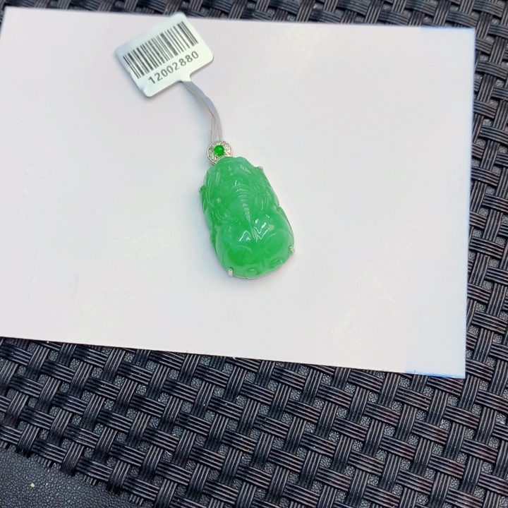 翡翠颈饰18K金镶嵌小*翠天然翡翠