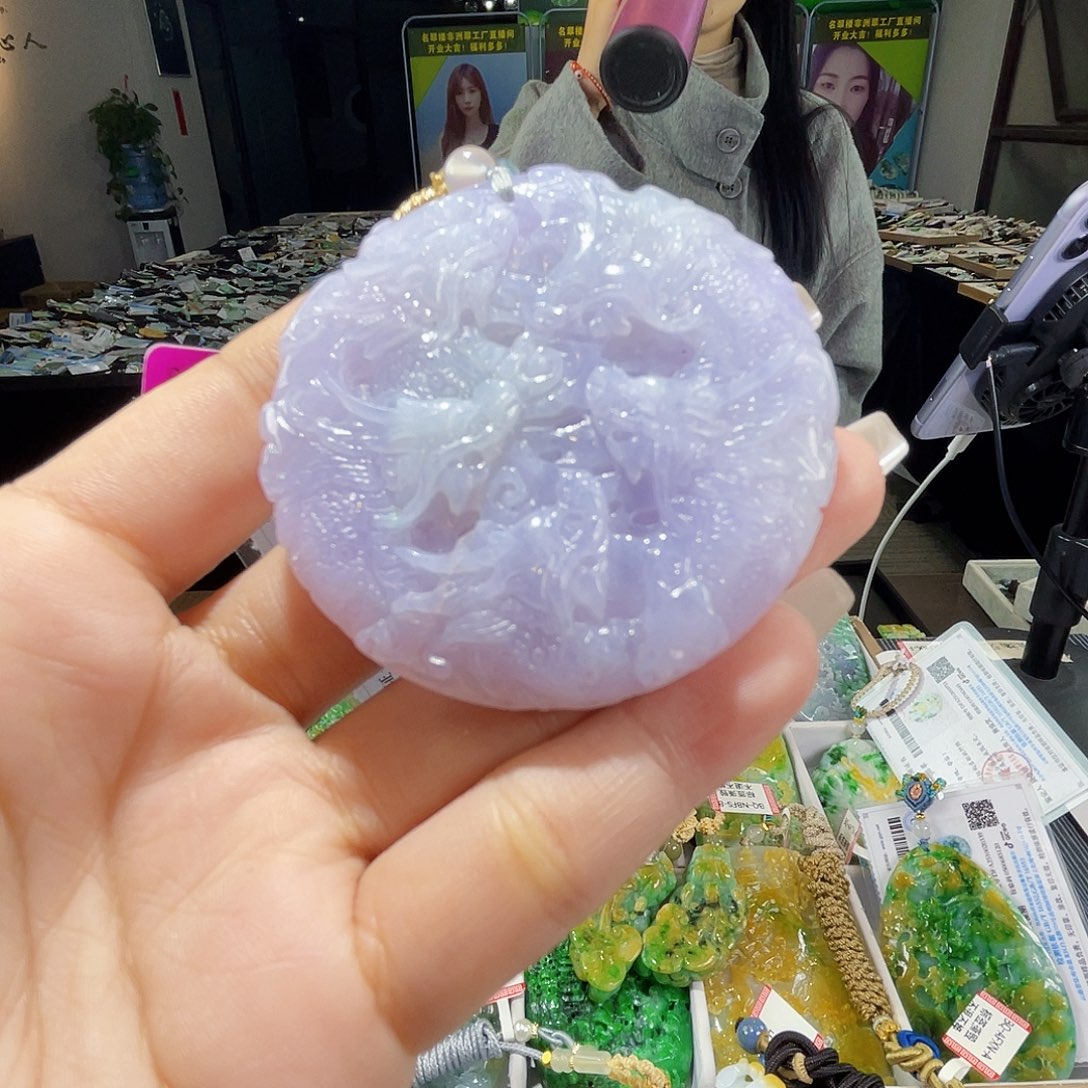 颈饰未镶嵌翡翠一